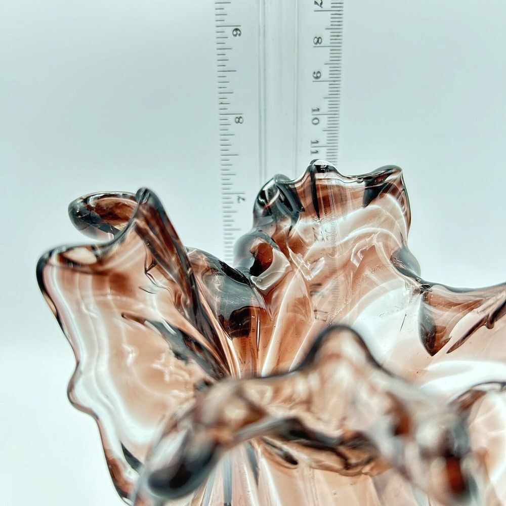 Ruffled Top Vase - Purple Amethyst - Picture 2 of 5